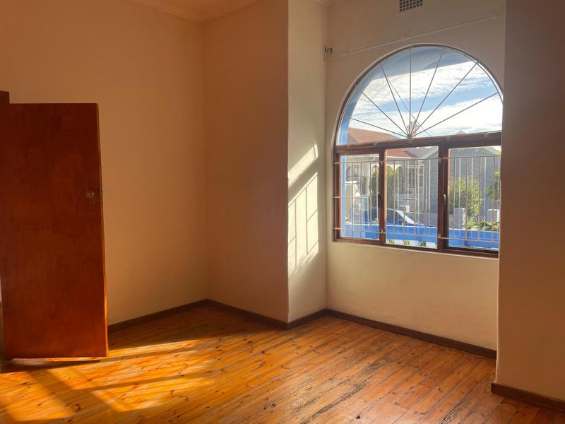 To Let 2 Bedroom Property for Rent in Woodstock Western Cape
